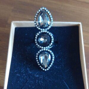 H&M Ring With Fracted Glass Stones